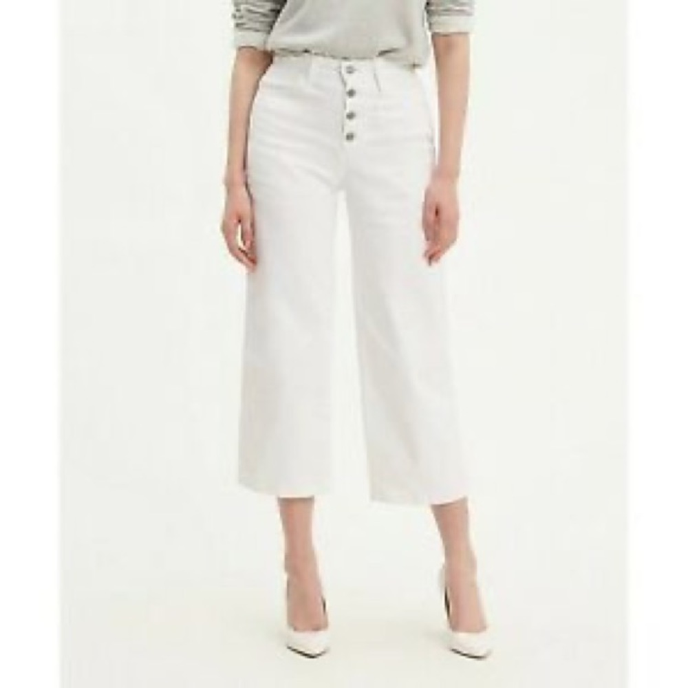 Levi’s Ultra High Rise Wide Leg Cropped Jeans Sz 25